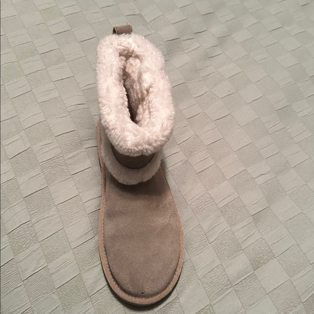 Cozy Tan Ankle Boots with Faux Fur Trim - Picture 5 of 5